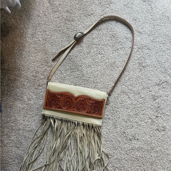 Natural Daisy Tooled Clutch Stadium Purse - Picture 2 of 5